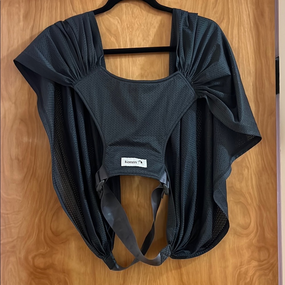 Konny Carrier in charcoal